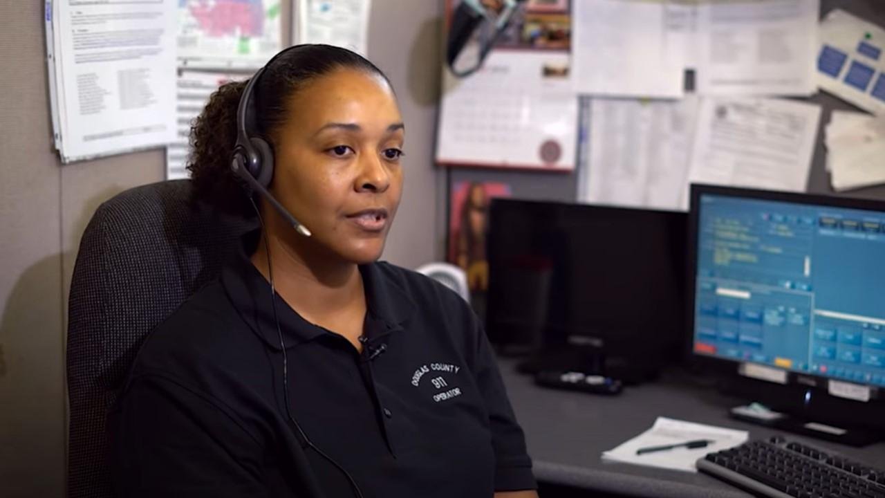 How Much Do 911 Operators Make?